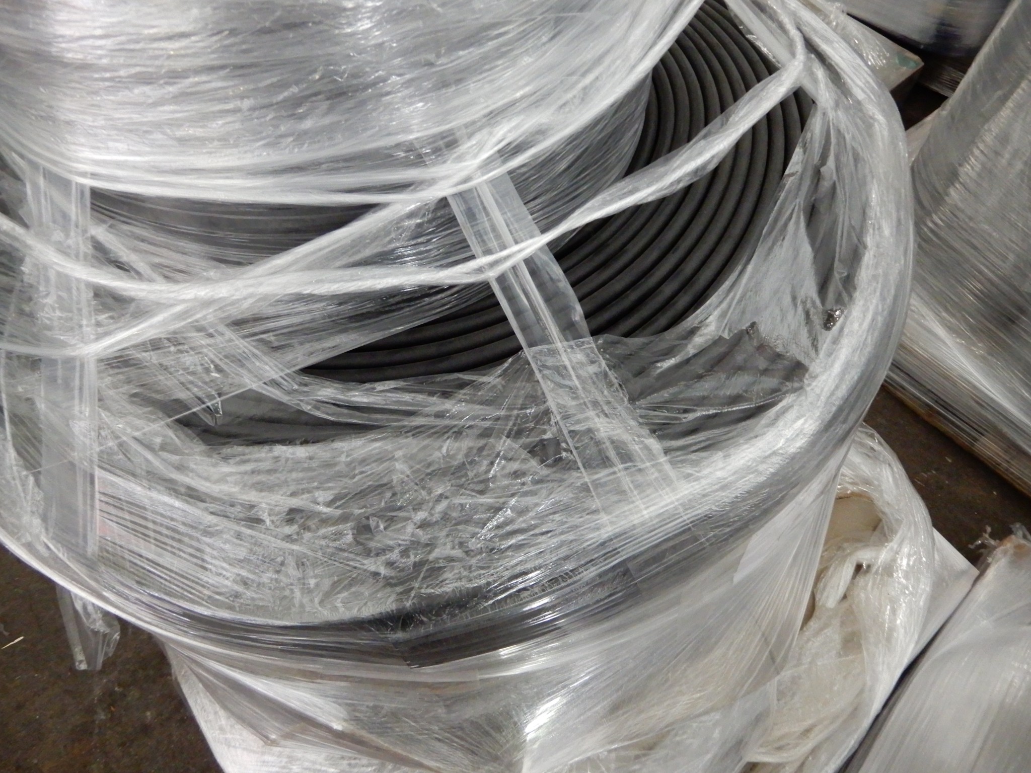 Maschinen zur Textil- und Planenverarbeitung-4