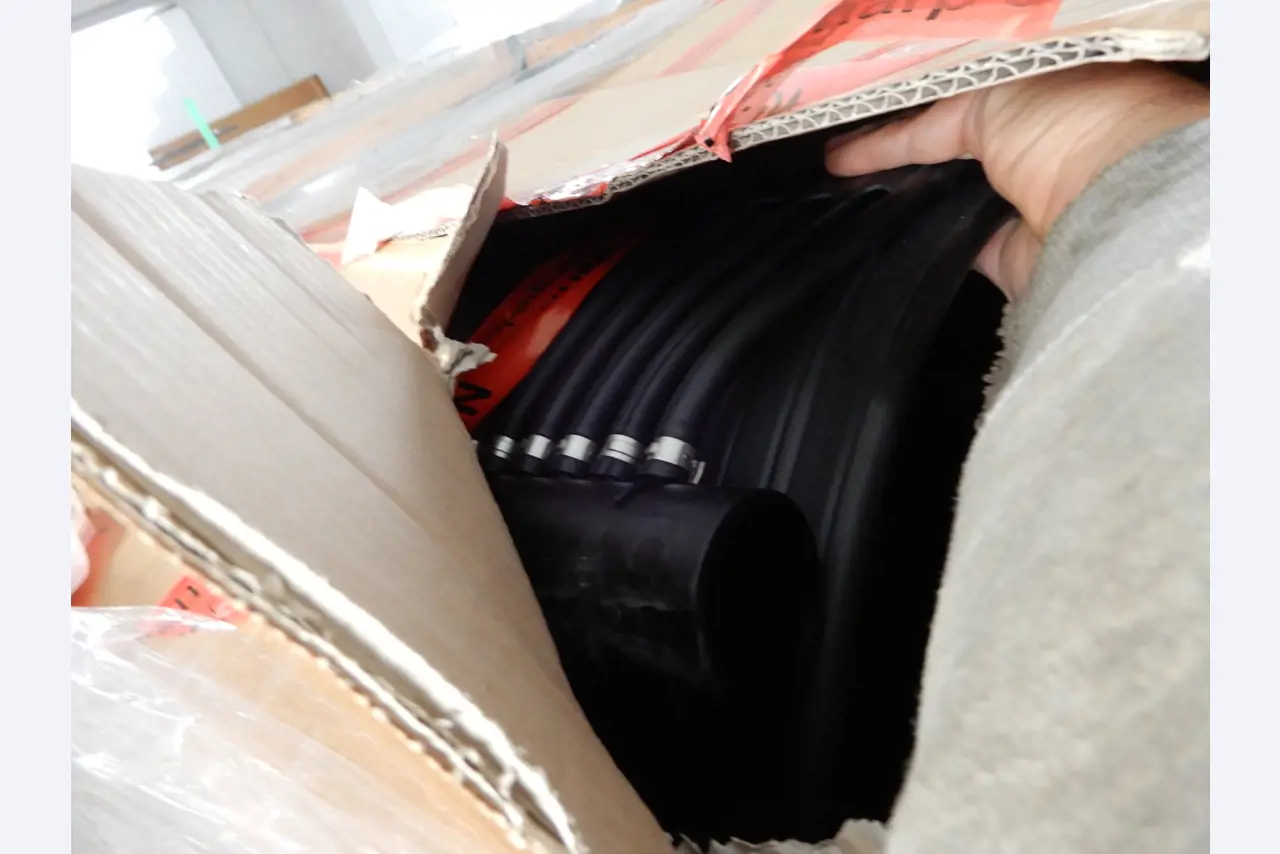 Maschinen zur Textil- und Planenverarbeitung-5