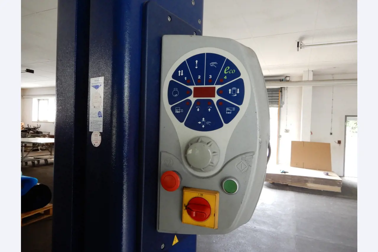 Máquinas para el tratamiento de textiles y lonas-8