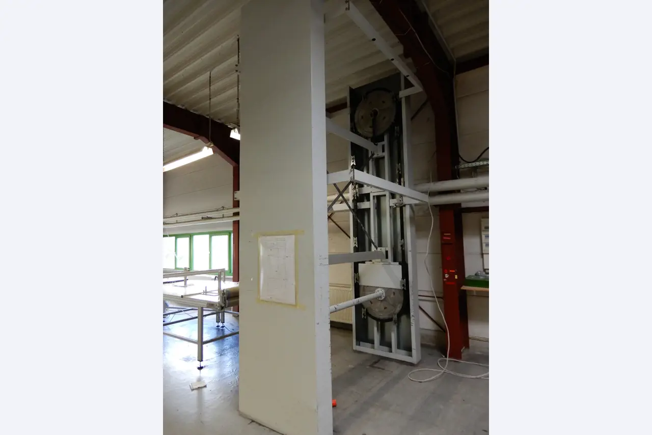 Máquinas para el tratamiento de textiles y lonas-1