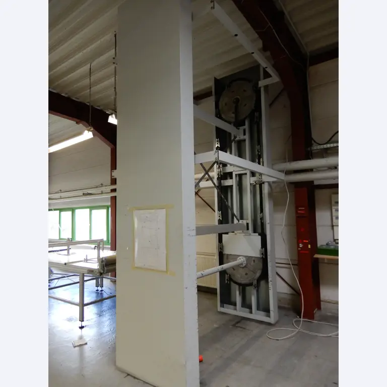 Máquinas para el tratamiento de textiles y lonas-1