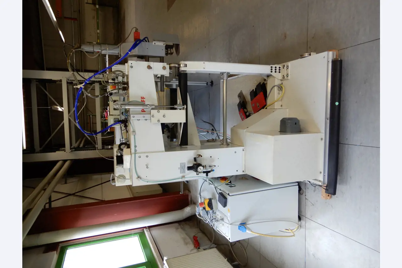 Máquinas para el tratamiento de textiles y lonas-10