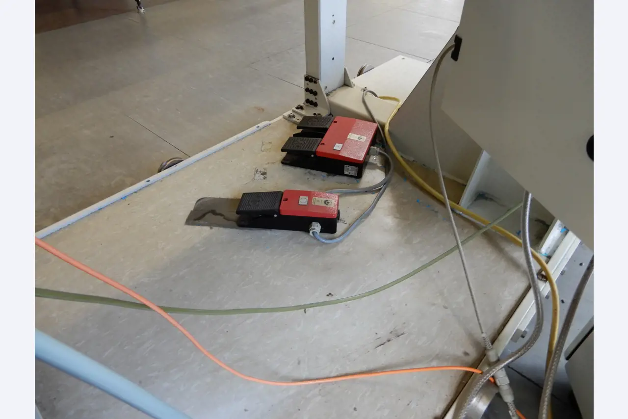 Máquinas para el tratamiento de textiles y lonas-13