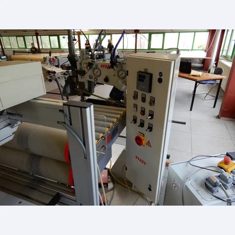 Máquinas para el tratamiento de textiles y lonas-14