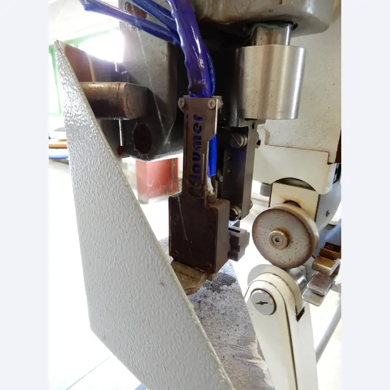 Máquinas para el tratamiento de textiles y lonas-15