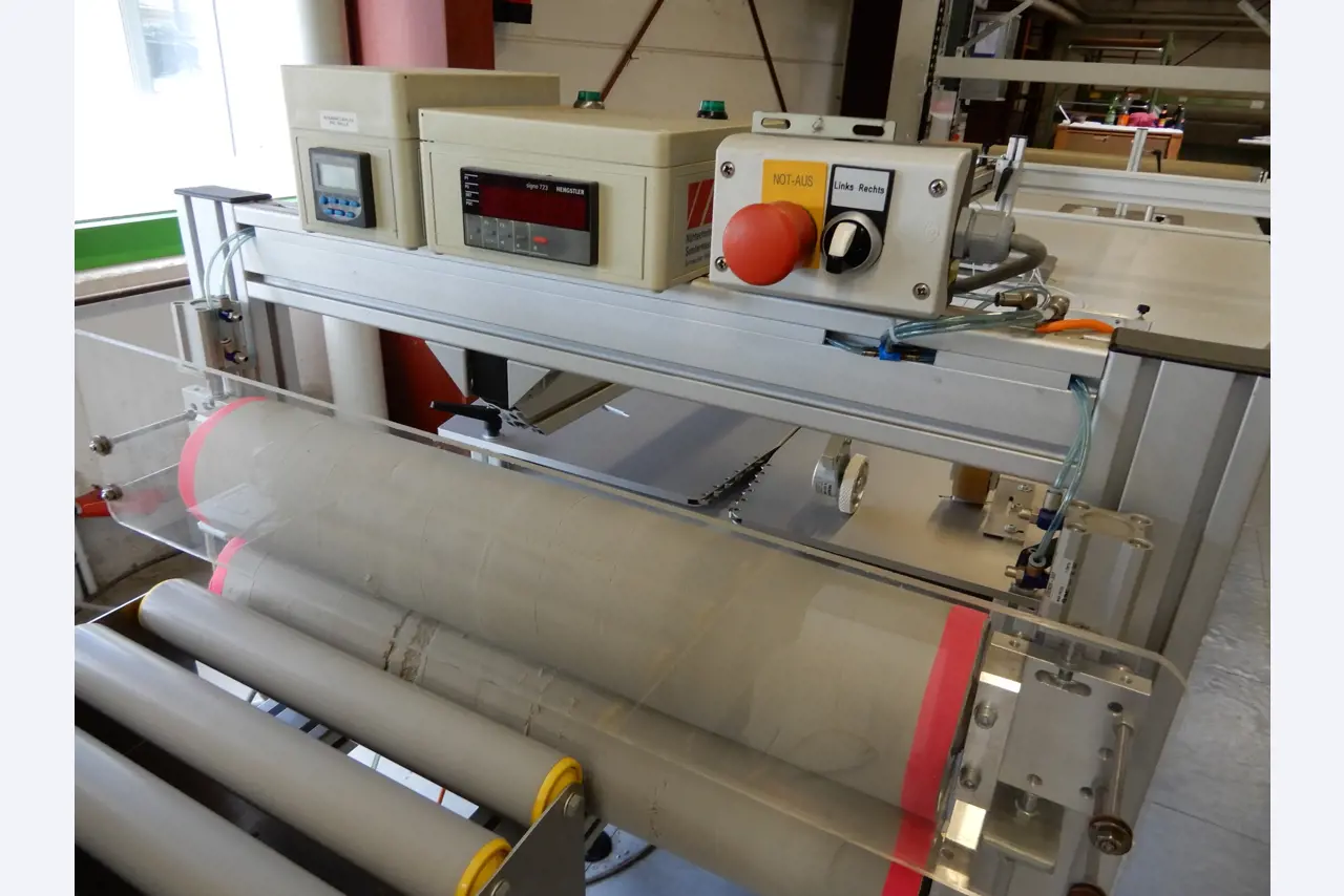 Máquinas para el tratamiento de textiles y lonas-6