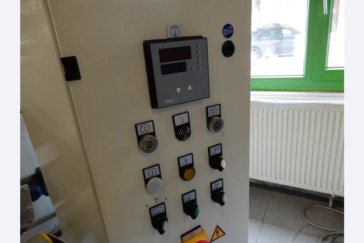 Máquinas para el tratamiento de textiles y lonas-7