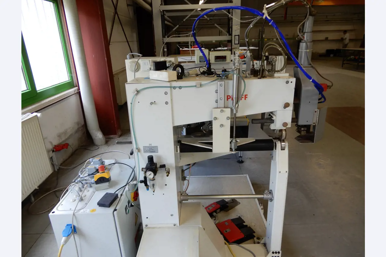 Máquinas para el tratamiento de textiles y lonas-9