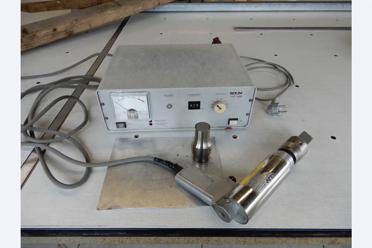 Máquinas para el tratamiento de textiles y lonas-2