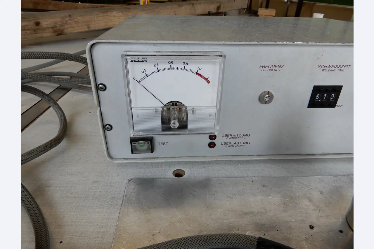 Máquinas para el tratamiento de textiles y lonas-4