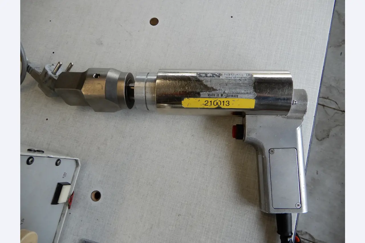 Máquinas para el tratamiento de textiles y lonas-1