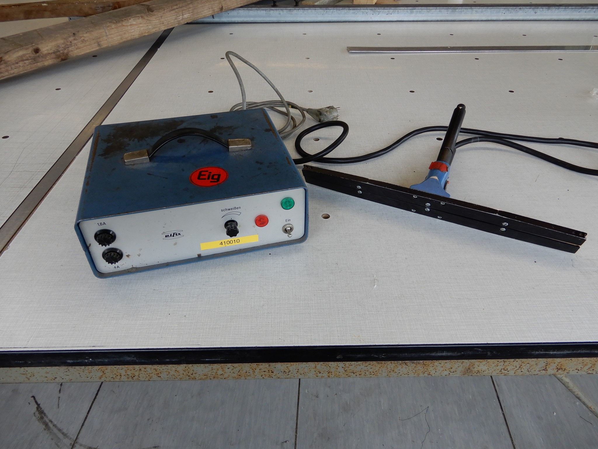 Machines for textile and tarpaulin processing-1