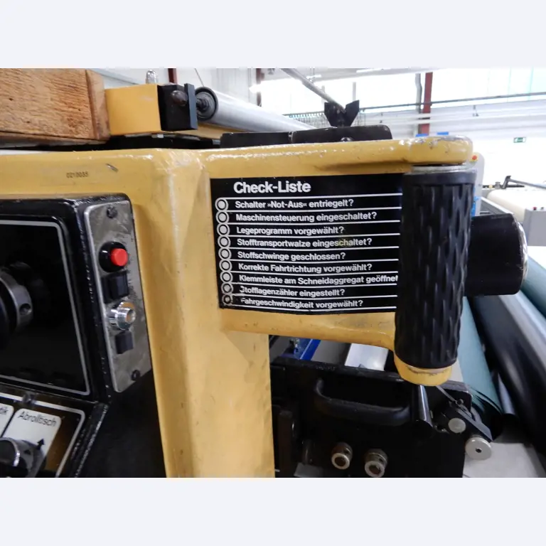 Máquinas para el tratamiento de textiles y lonas-13