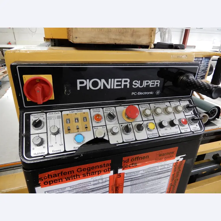 Máquinas para el tratamiento de textiles y lonas-14