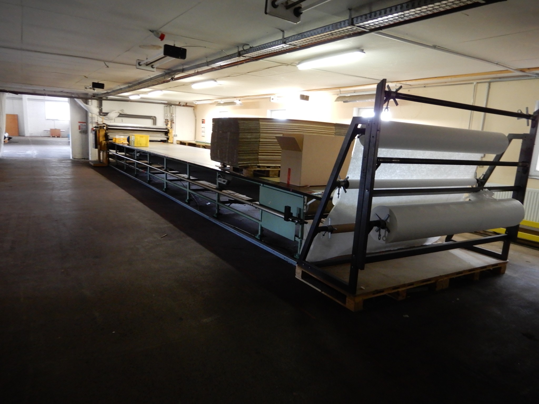 Machines for textile and tarpaulin processing-2