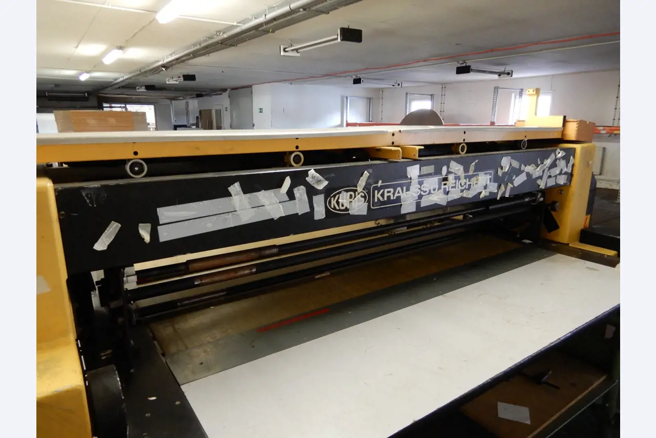 Machines for textile and tarpaulin processing-8