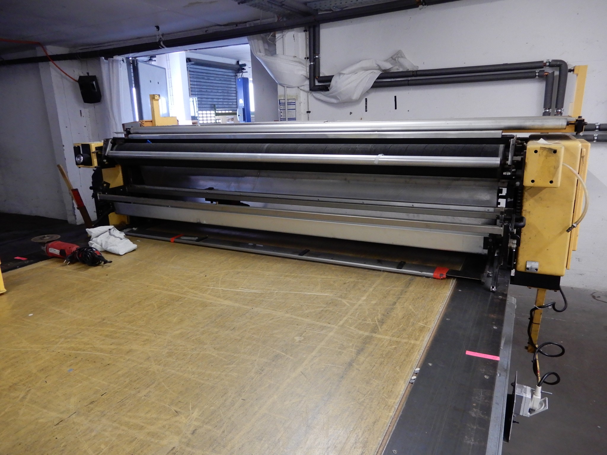 Machines for textile and tarpaulin processing-10