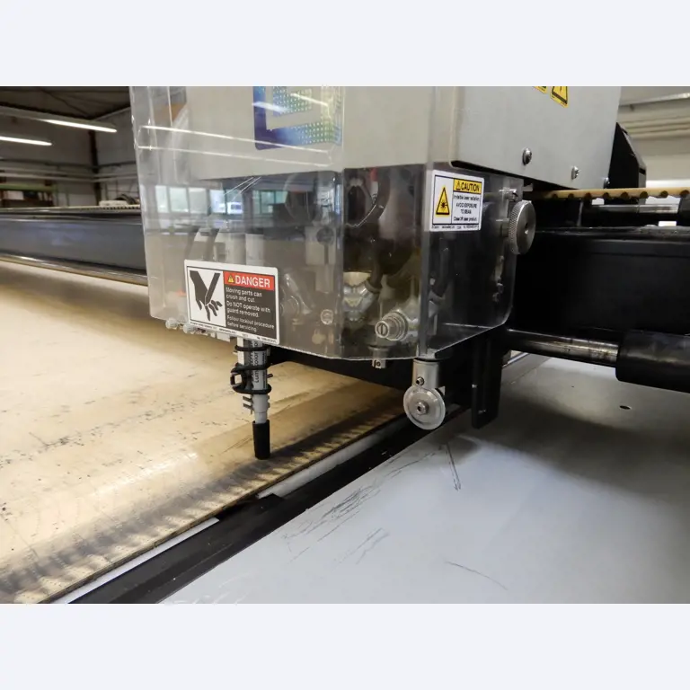 Máquinas para el tratamiento de textiles y lonas-16