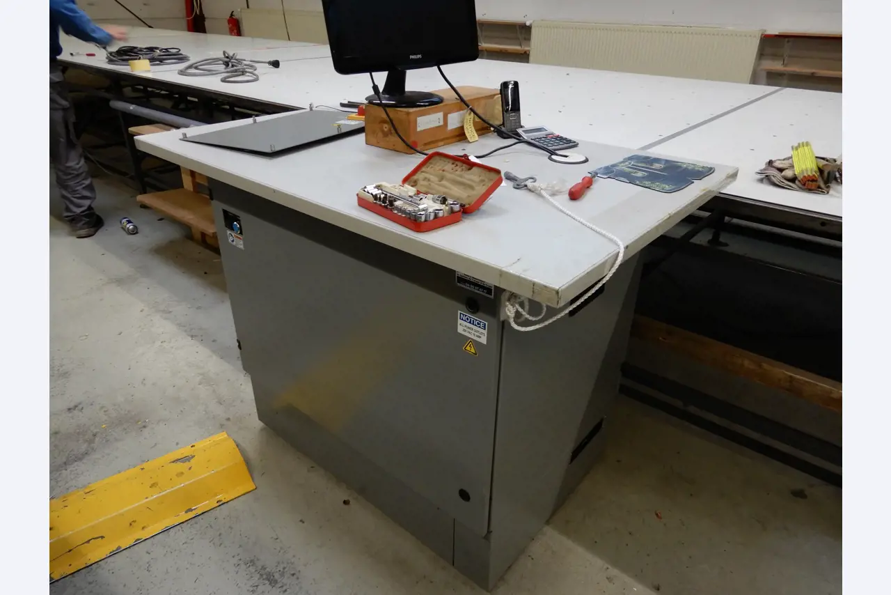 Máquinas para el tratamiento de textiles y lonas-18