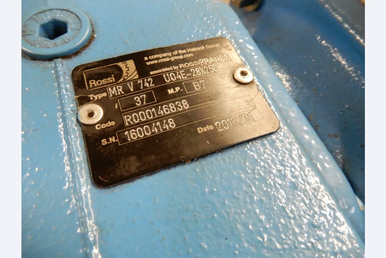 Máquinas para el tratamiento de textiles y lonas-6