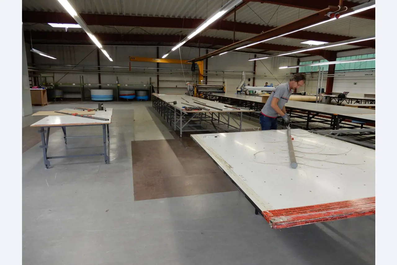 Máquinas para el tratamiento de textiles y lonas-1