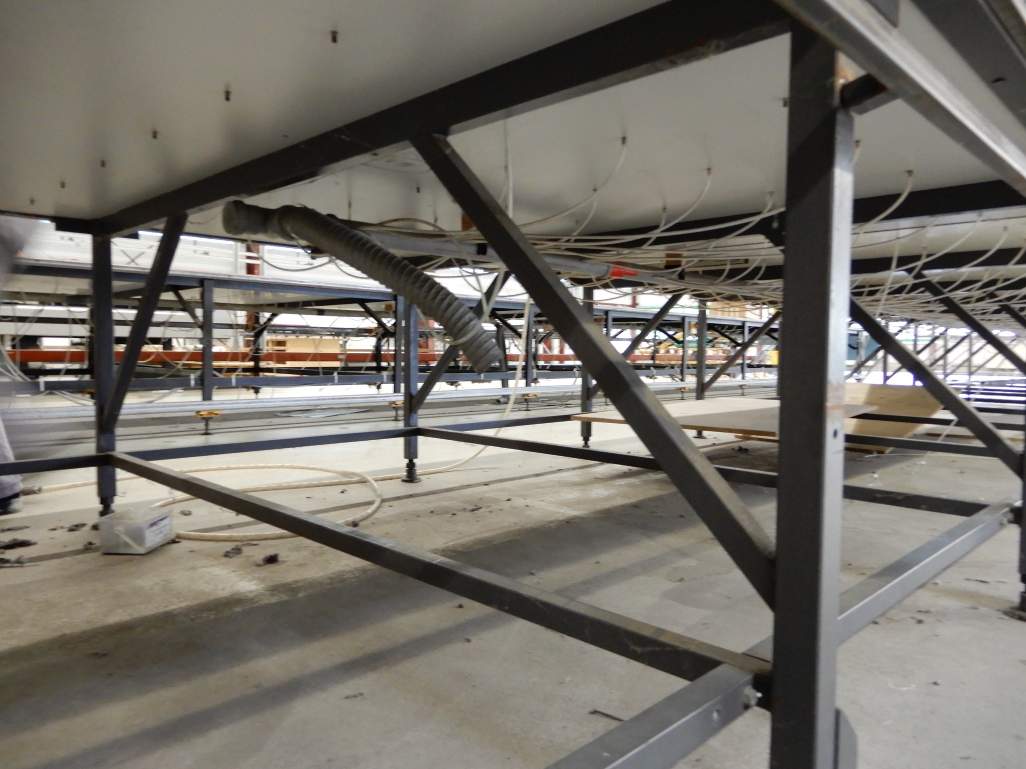 Maschinen zur Textil- und Planenverarbeitung-3