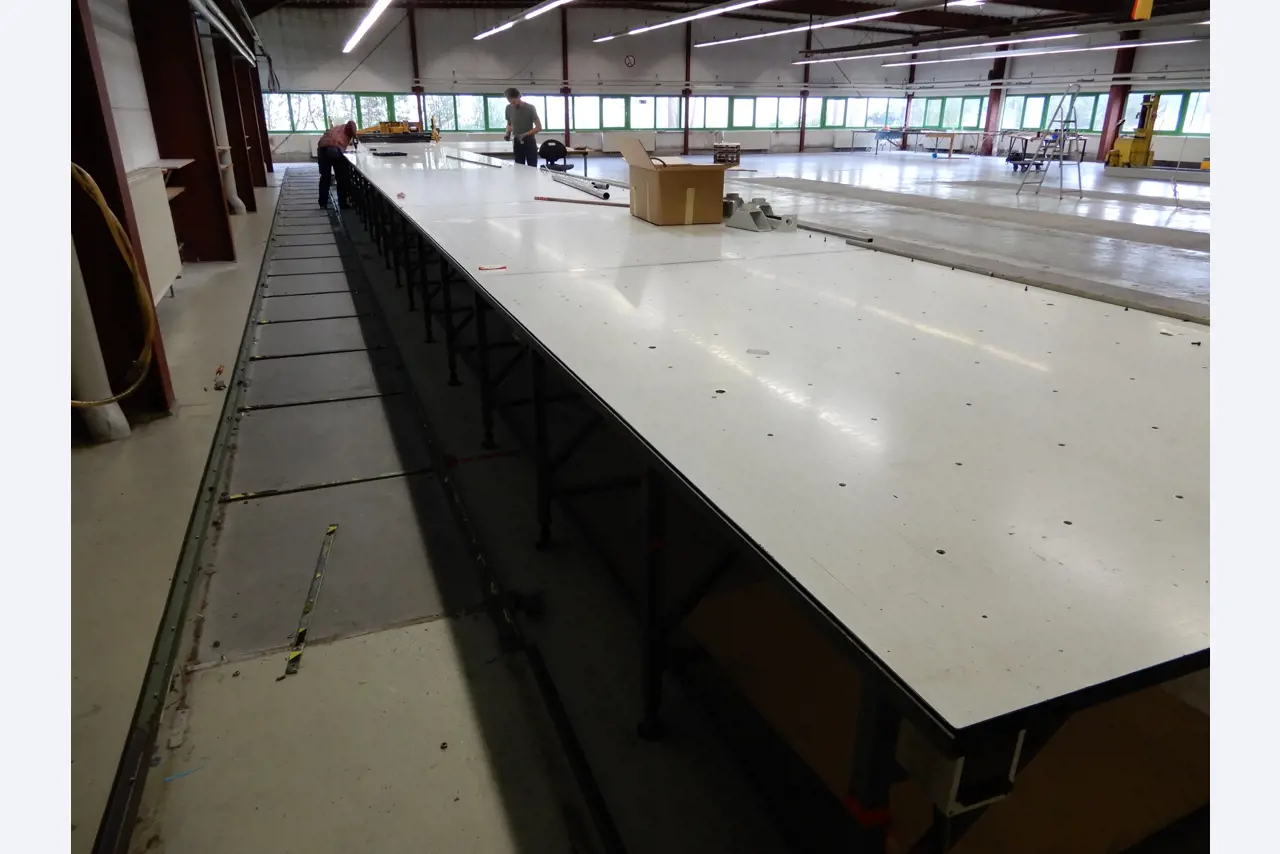 Máquinas para el tratamiento de textiles y lonas-1