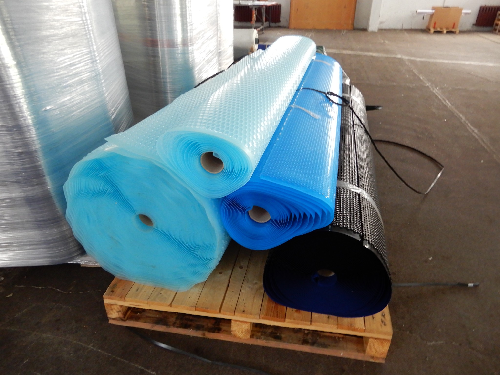 Machines for textile and tarpaulin processing-1