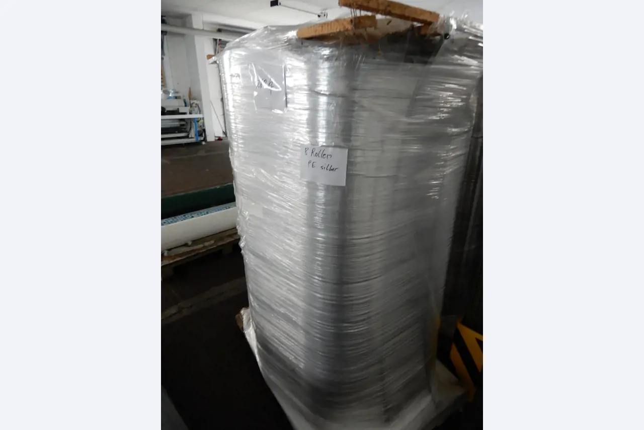 Máquinas para el tratamiento de textiles y lonas-1