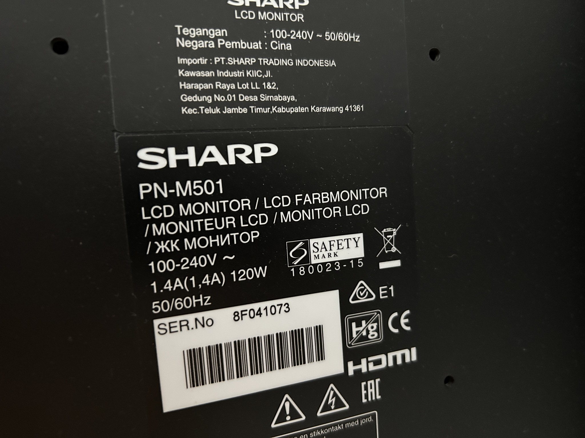 gepflegte, hochwertige Medientechnik sowie Büroausstattung-3