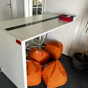 Tisch m. div. Verbindungsmöglichkeiten