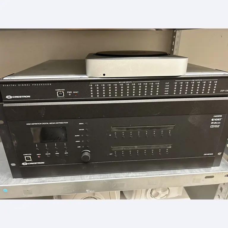 gepflegte, hochwertige Medientechnik sowie Büroausstattung-9