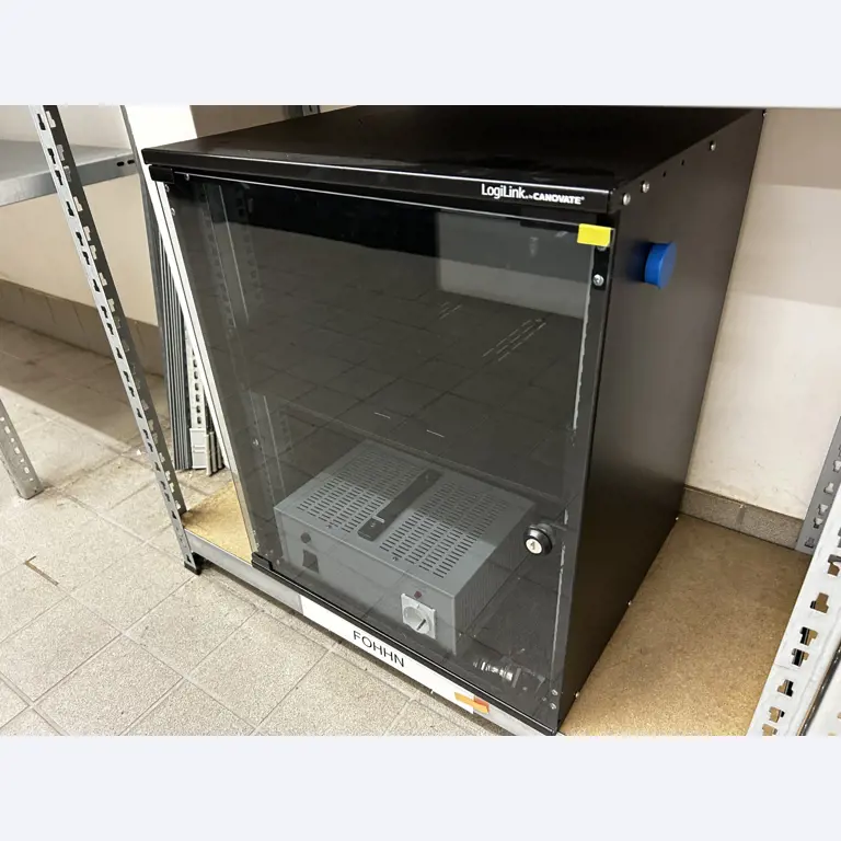 gepflegte, hochwertige Medientechnik sowie Büroausstattung-3