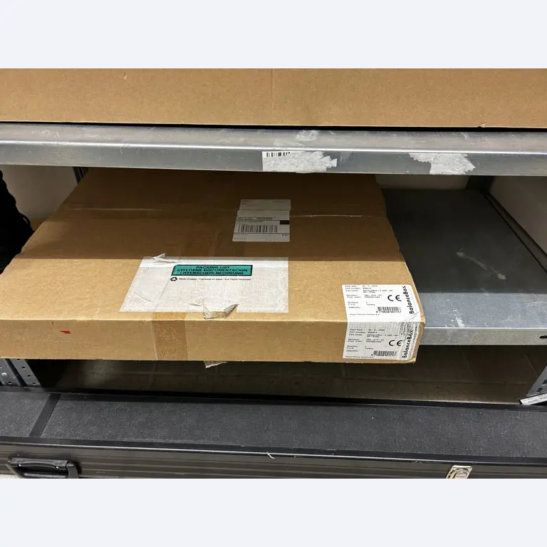 gepflegte, hochwertige Medientechnik sowie Büroausstattung-12