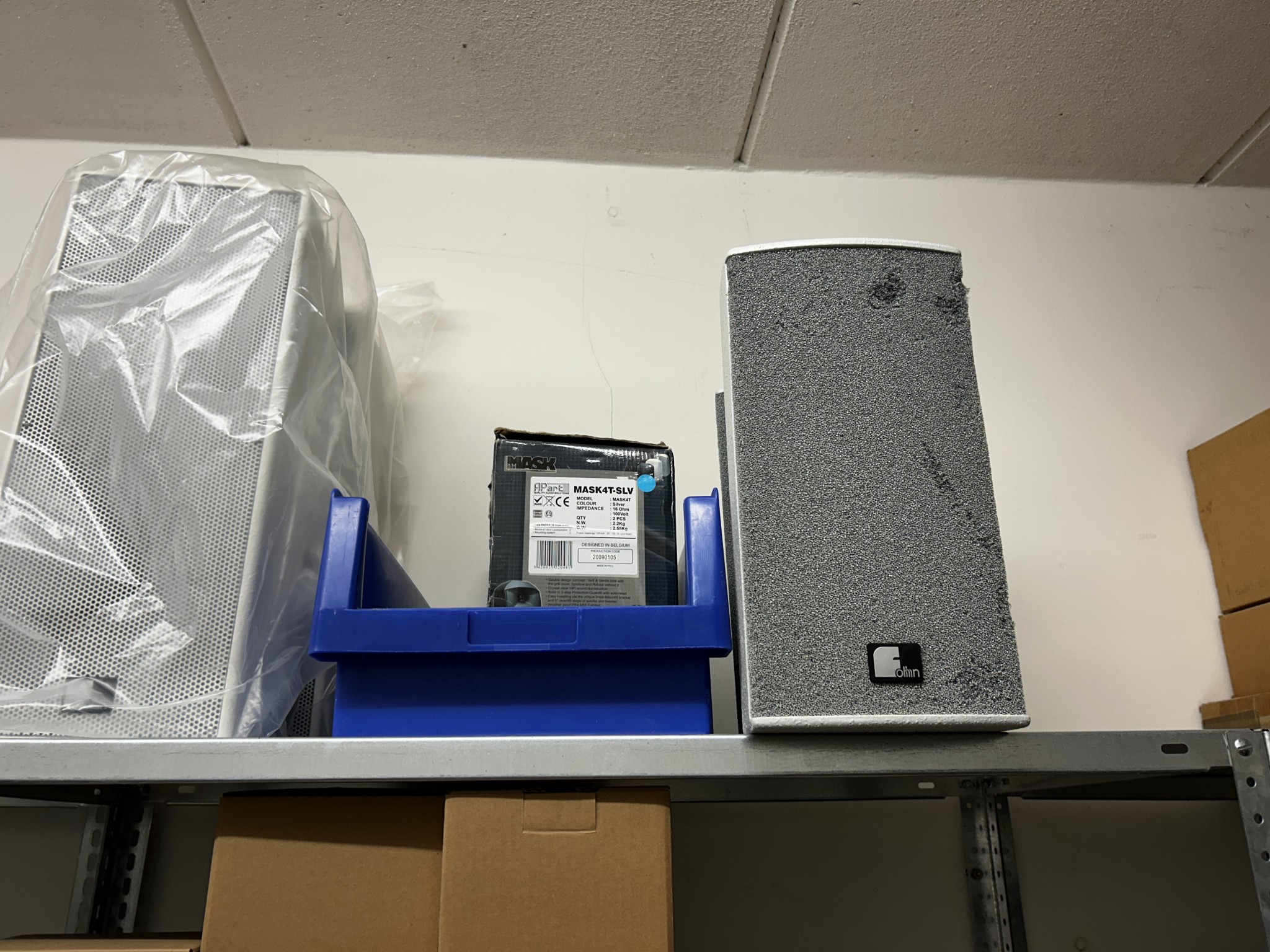 gepflegte, hochwertige Medientechnik sowie Büroausstattung-14