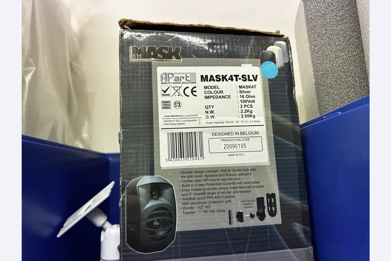 gepflegte, hochwertige Medientechnik sowie Büroausstattung-15