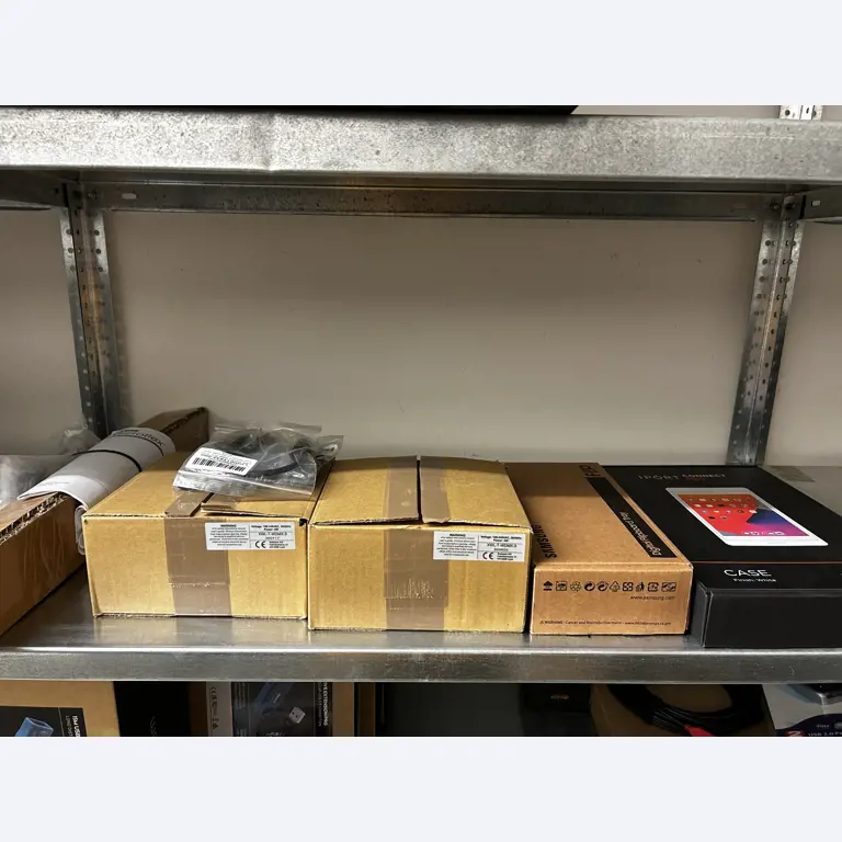 gepflegte, hochwertige Medientechnik sowie Büroausstattung-23