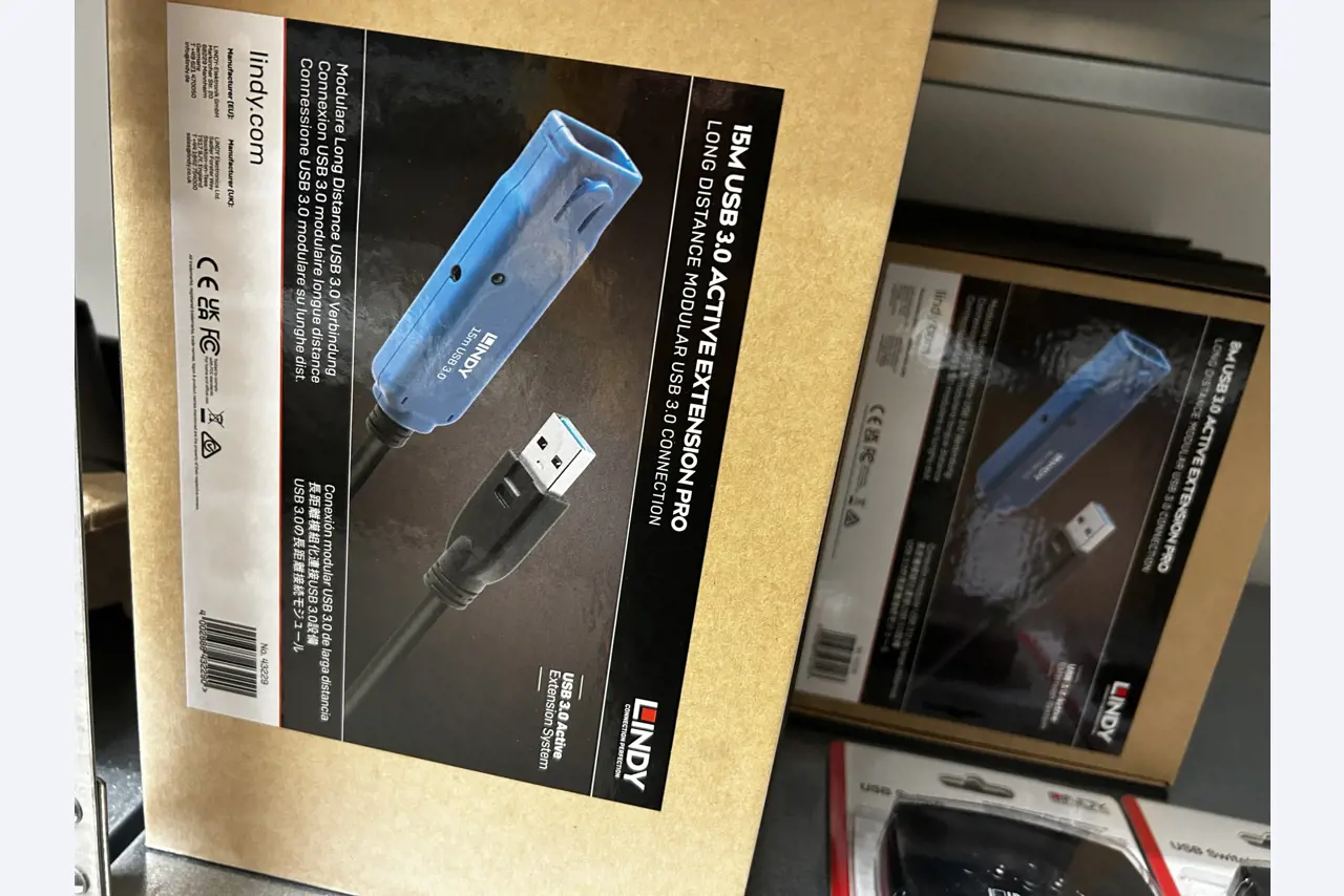 gepflegte, hochwertige Medientechnik sowie Büroausstattung-25