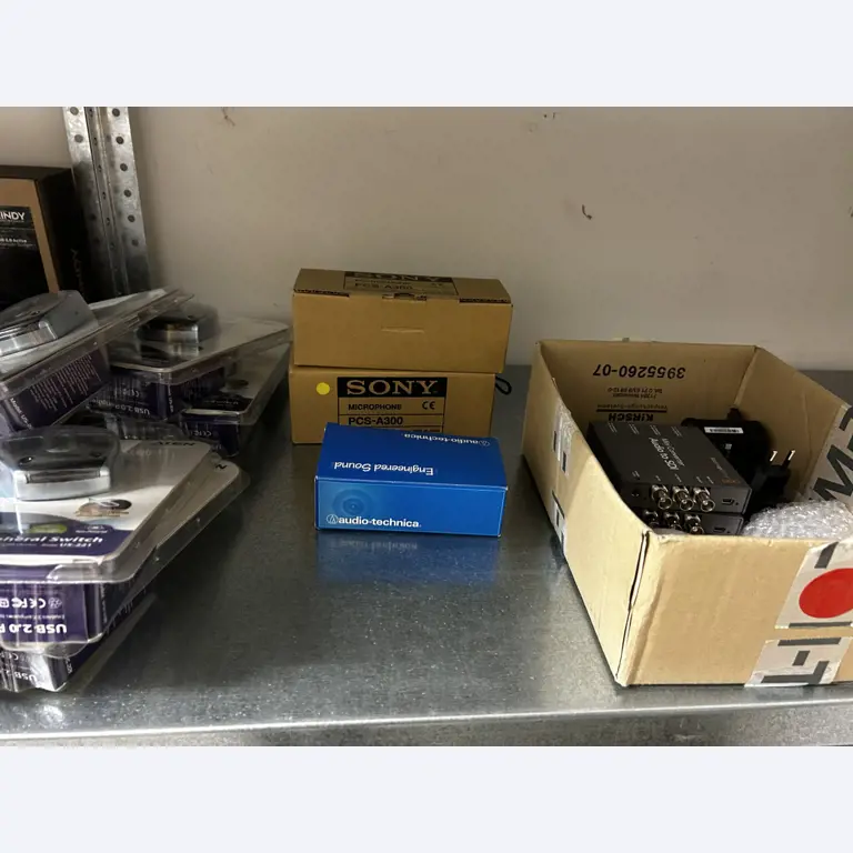 gepflegte, hochwertige Medientechnik sowie Büroausstattung-31