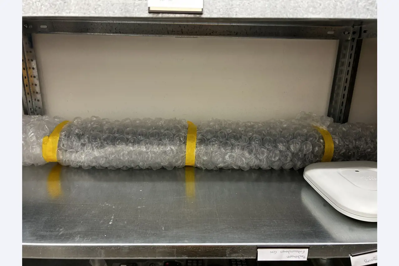 gepflegte, hochwertige Medientechnik sowie Büroausstattung-9