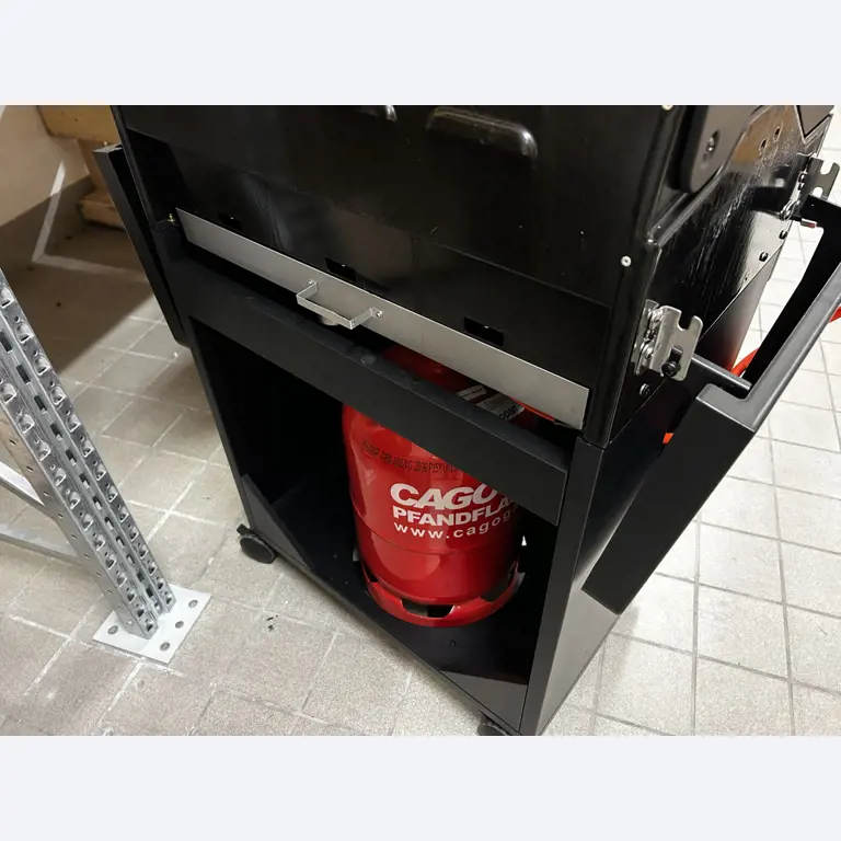 gepflegte, hochwertige Medientechnik sowie Büroausstattung-2