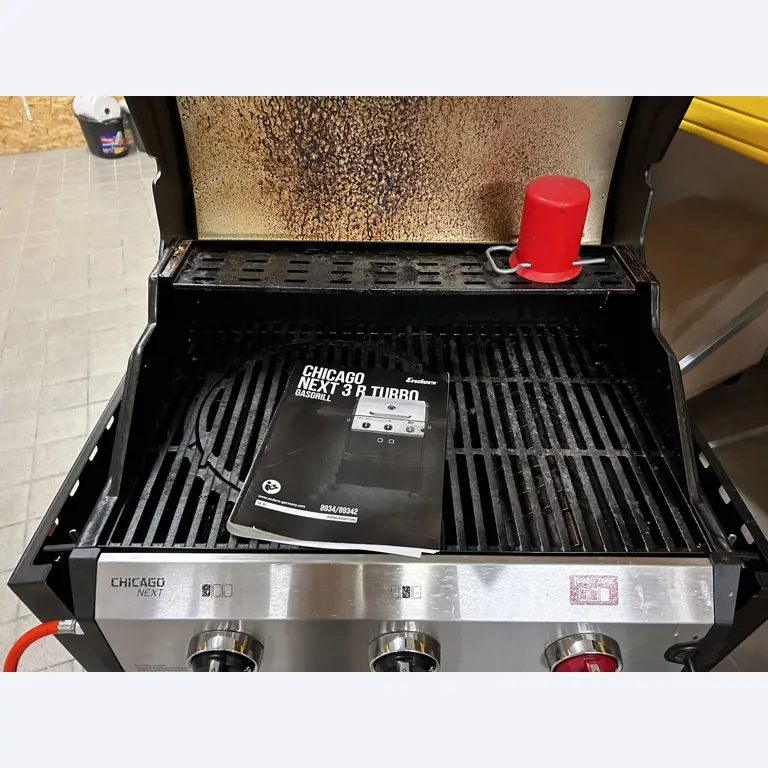 gepflegte, hochwertige Medientechnik sowie Büroausstattung-3