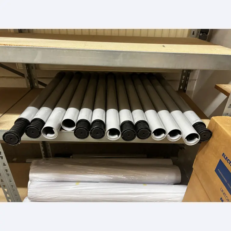 gepflegte, hochwertige Medientechnik sowie Büroausstattung-3