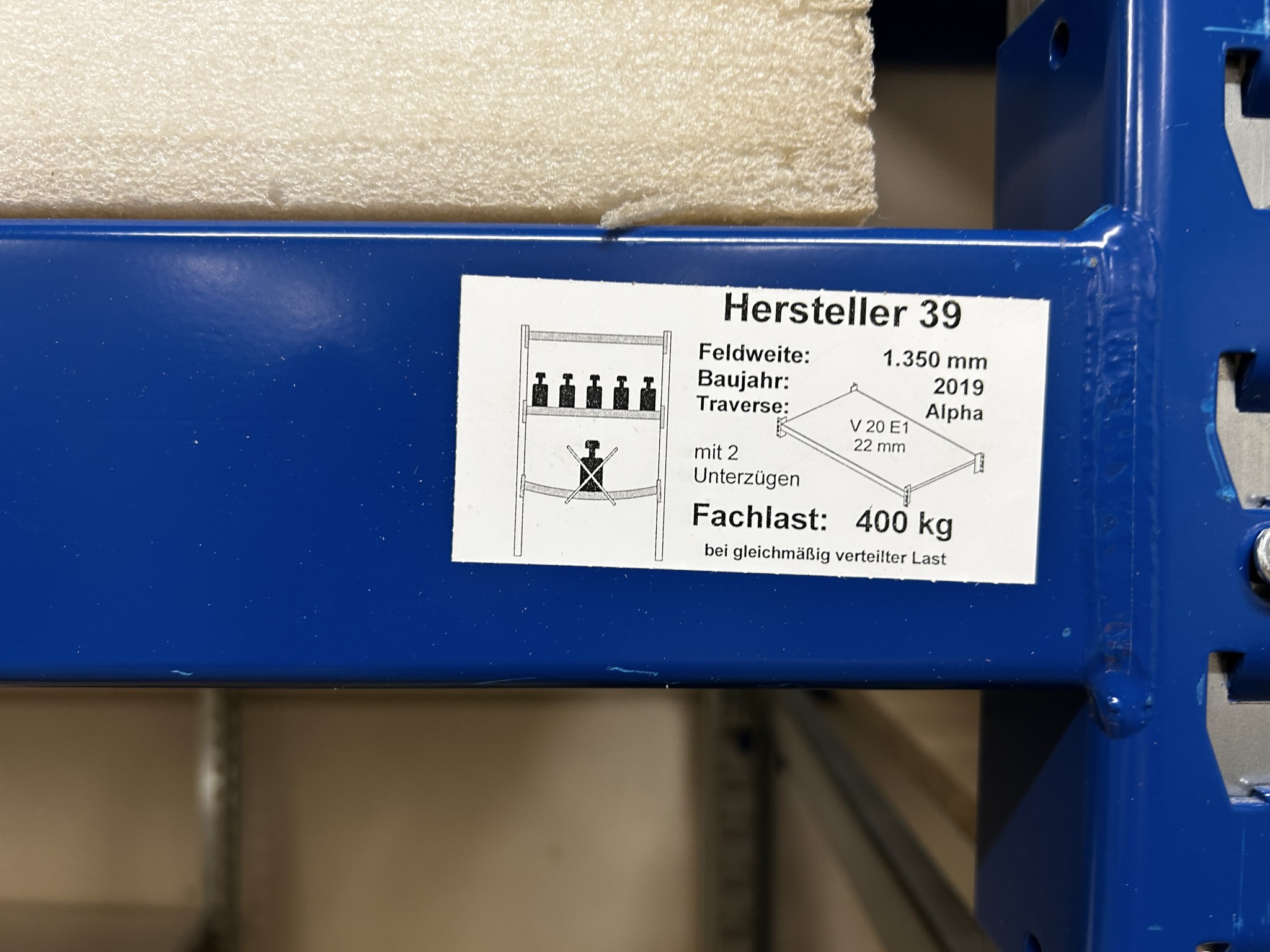 gepflegte, hochwertige Medientechnik sowie Büroausstattung-3