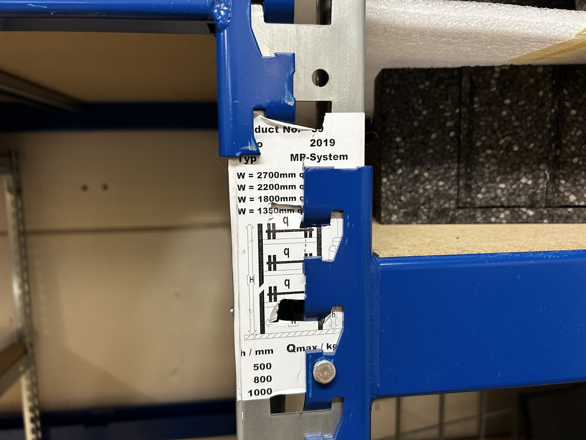 gepflegte, hochwertige Medientechnik sowie Büroausstattung-4