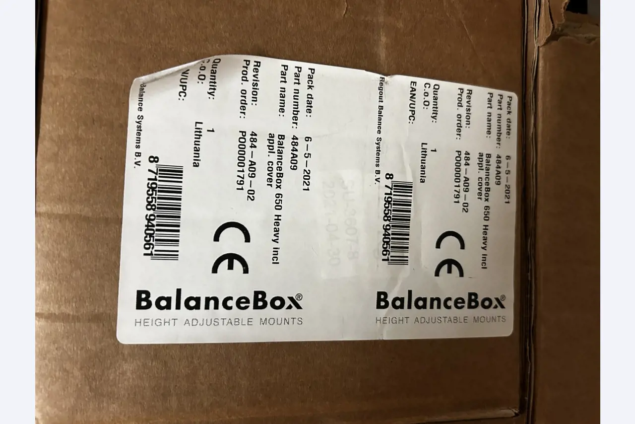 gepflegte, hochwertige Medientechnik sowie Büroausstattung-3