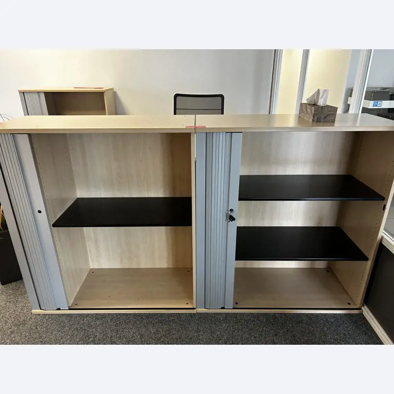 gepflegte, hochwertige Medientechnik sowie Büroausstattung-11