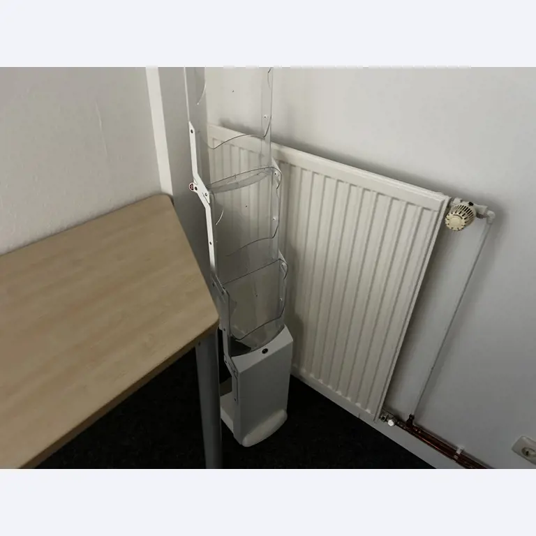 gepflegte, hochwertige Medientechnik sowie Büroausstattung-7