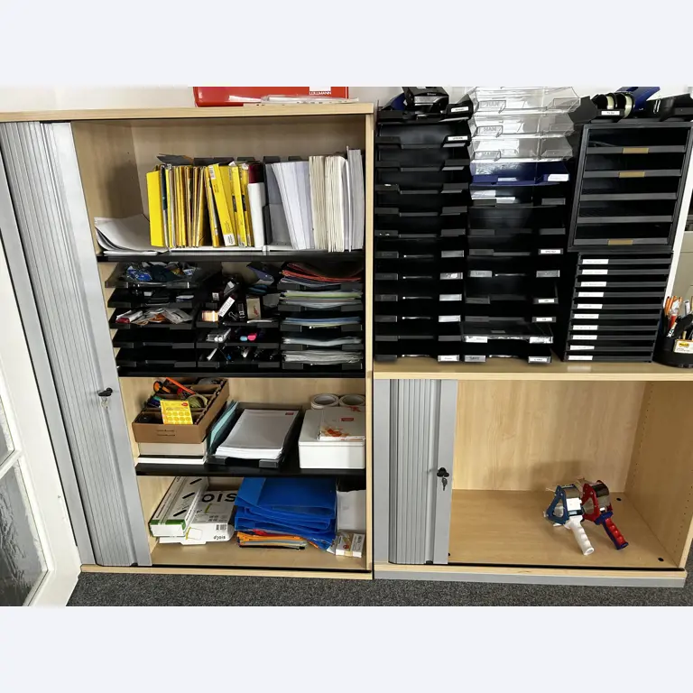 gepflegte, hochwertige Medientechnik sowie Büroausstattung-4