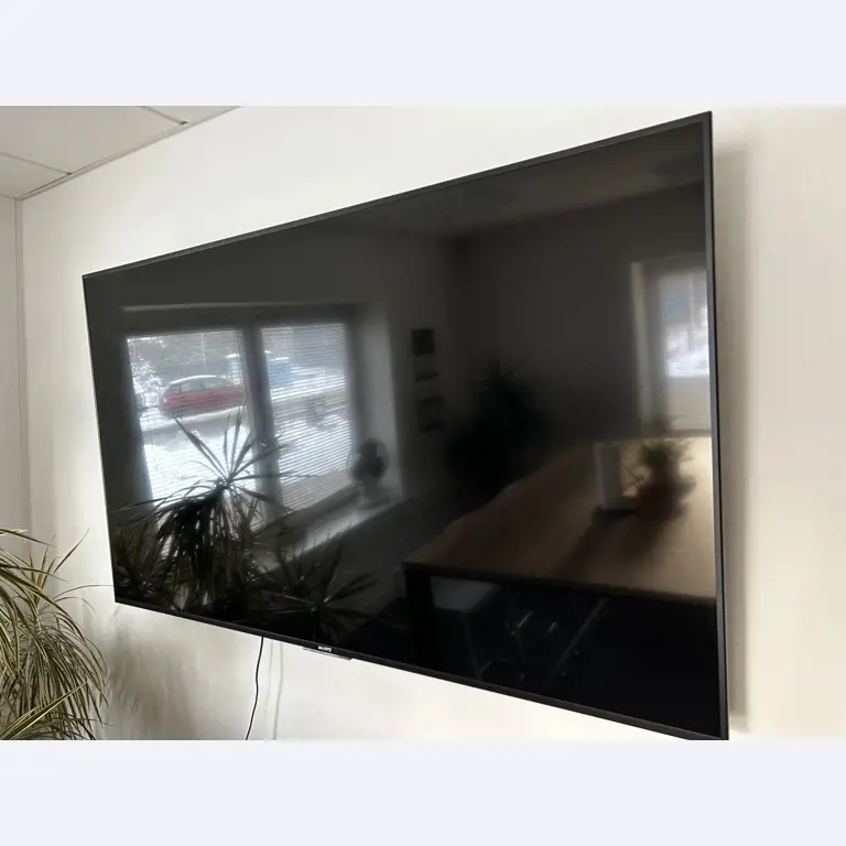 gepflegte, hochwertige Medientechnik sowie Büroausstattung-6